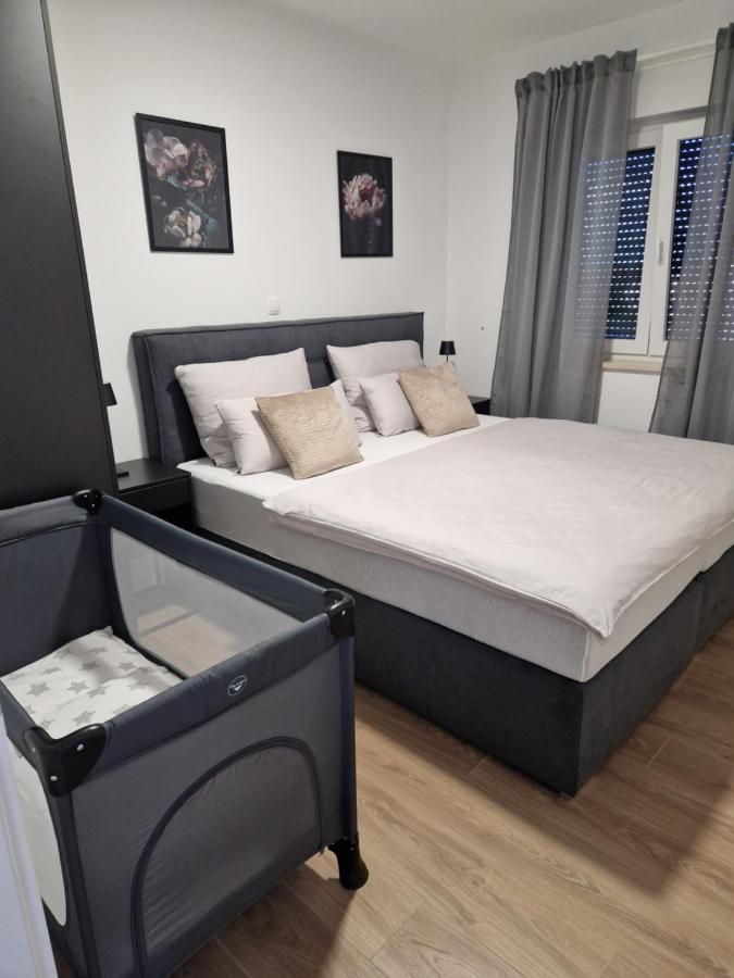 Deluxe Apartment Mila Нін Екстер'єр фото