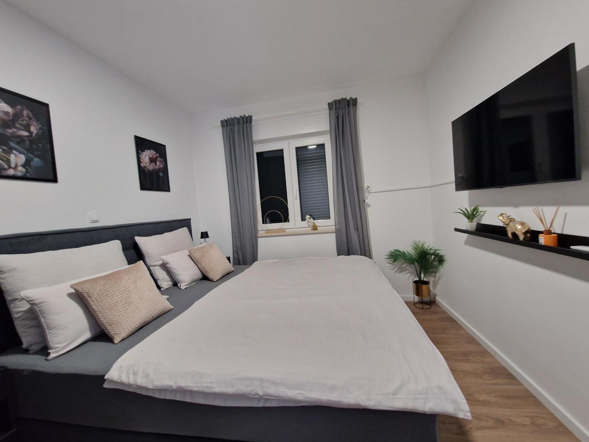 Deluxe Apartment Mila Нін Екстер'єр фото